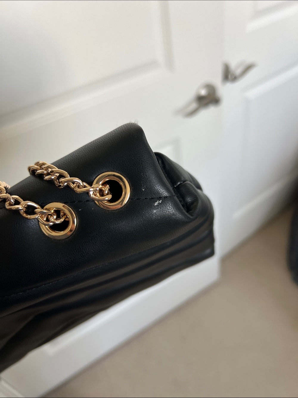 Black purse with adjustable strap - Picture 7 of 7